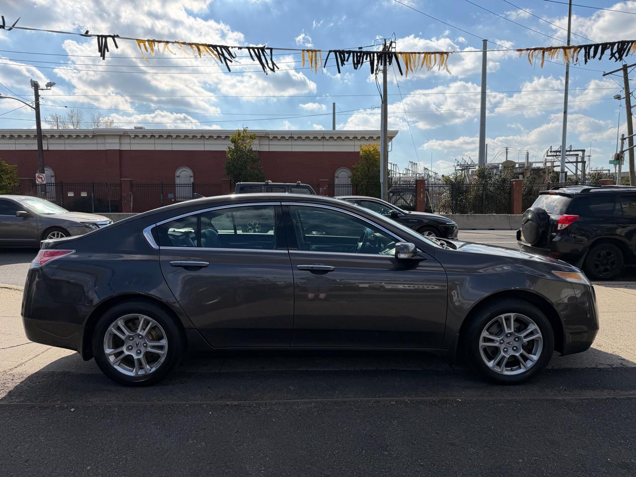 Acura TL 5-Speed AT with Tech Package 2009
