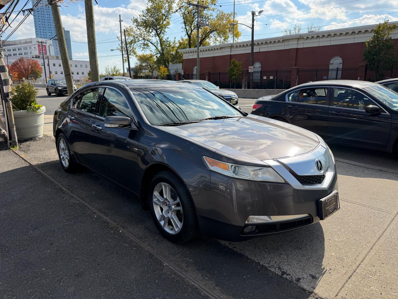 Acura TL 5-Speed AT with Tech Package 2009