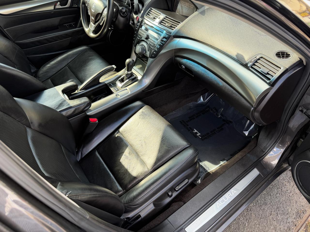 Acura TL 5-Speed AT with Tech Package 2009