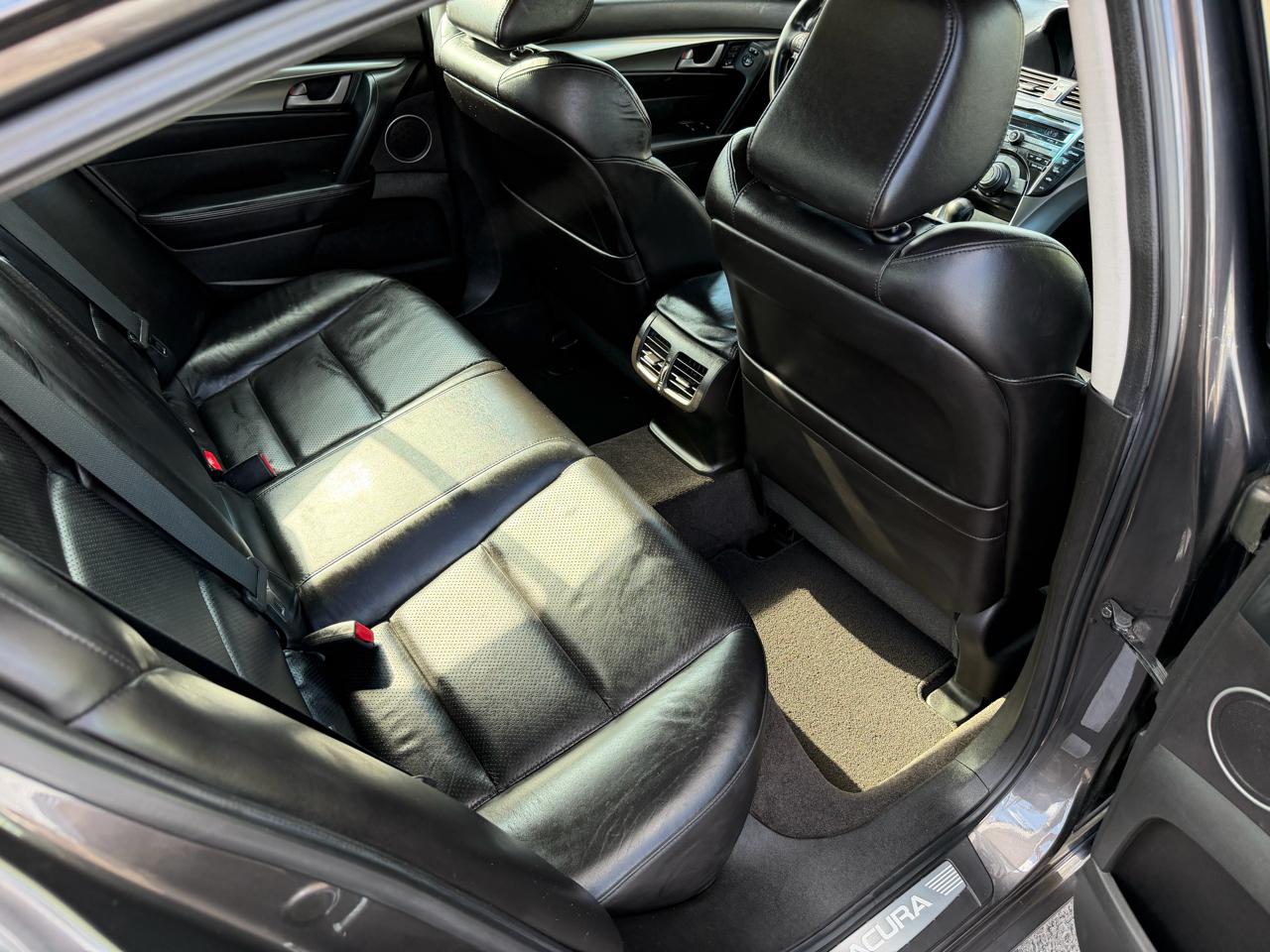 Acura TL 5-Speed AT with Tech Package 2009