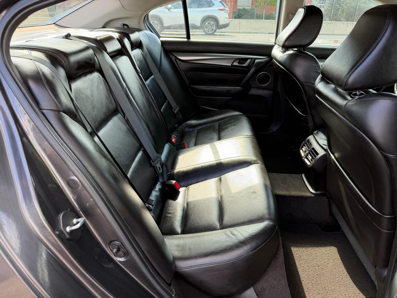 Acura TL 5-Speed AT with Tech Package 2009