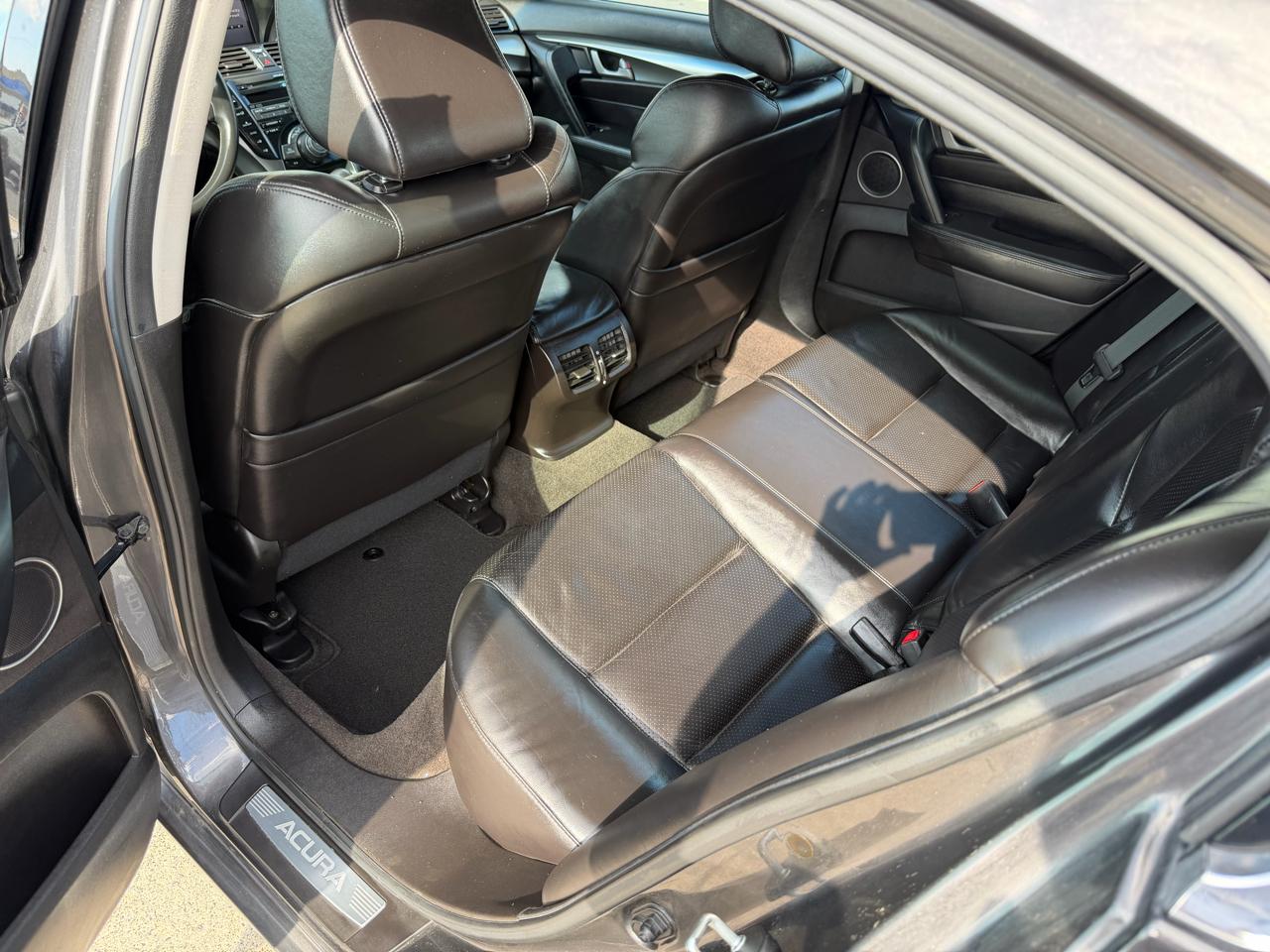 Acura TL 5-Speed AT with Tech Package 2009