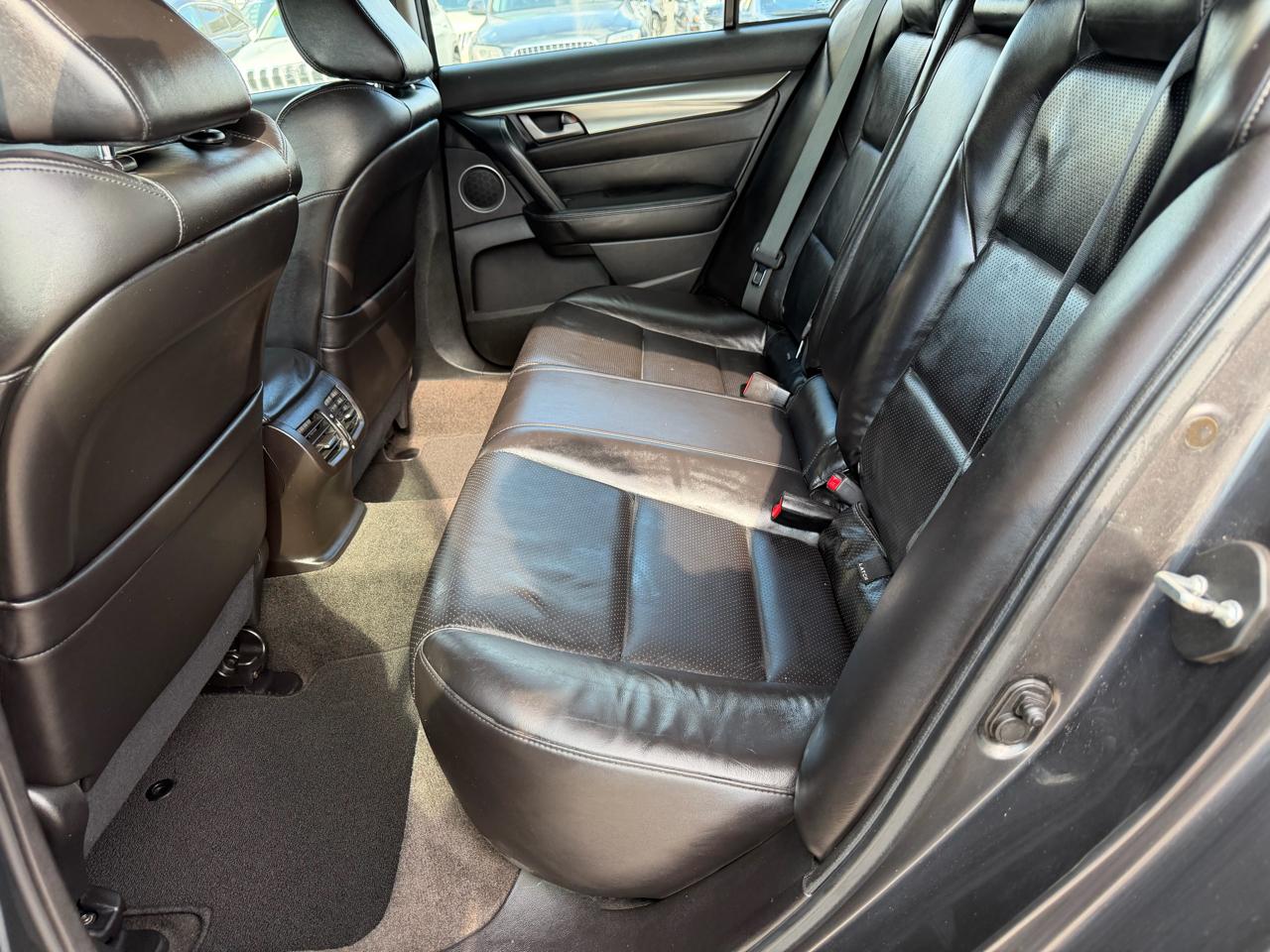 Acura TL 5-Speed AT with Tech Package 2009
