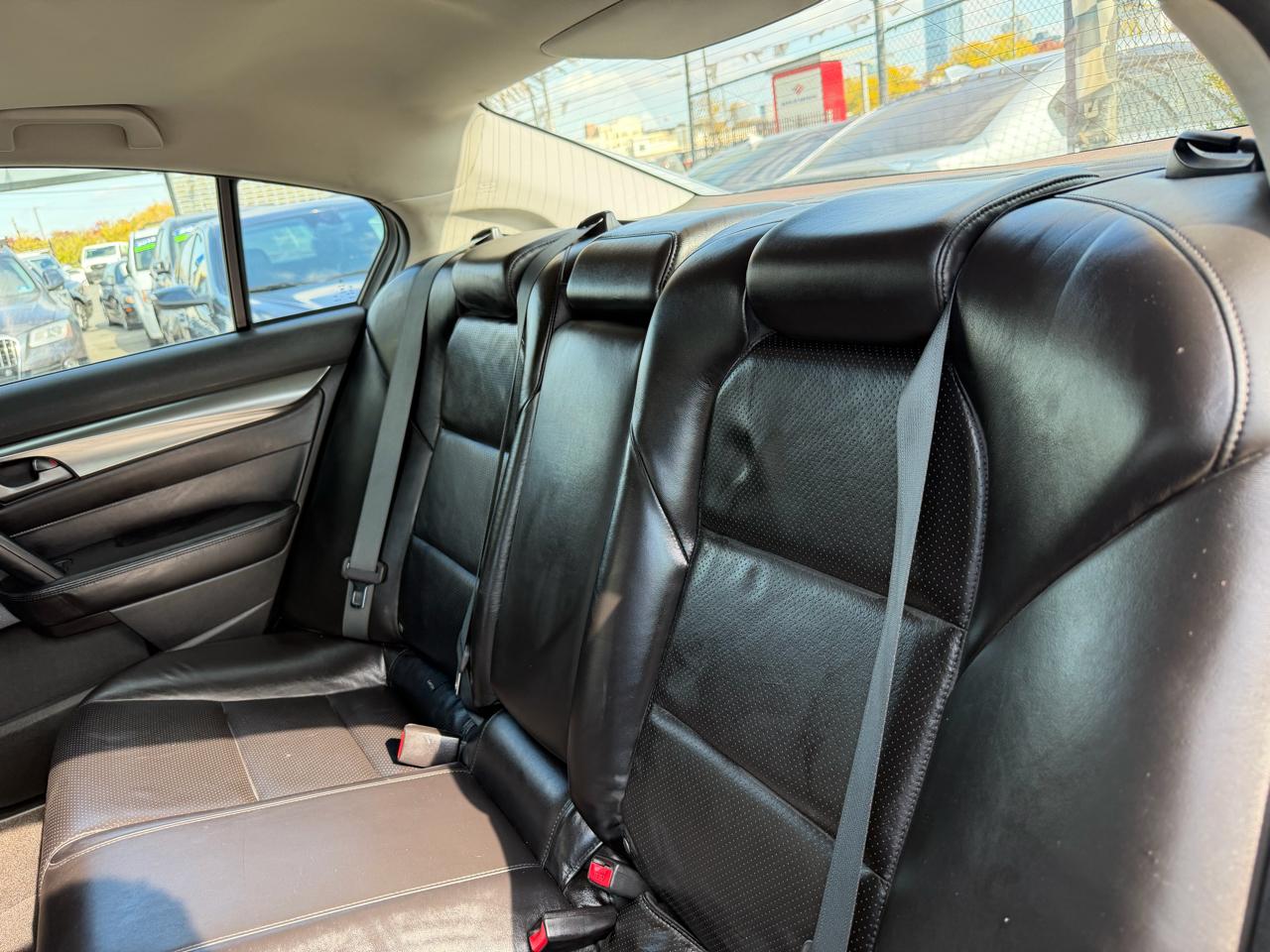 Acura TL 5-Speed AT with Tech Package 2009