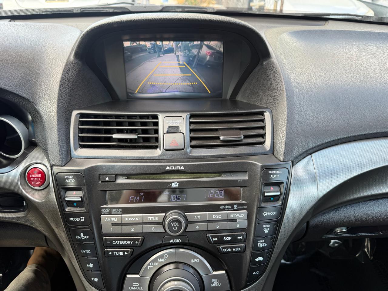 Acura TL 5-Speed AT with Tech Package 2009