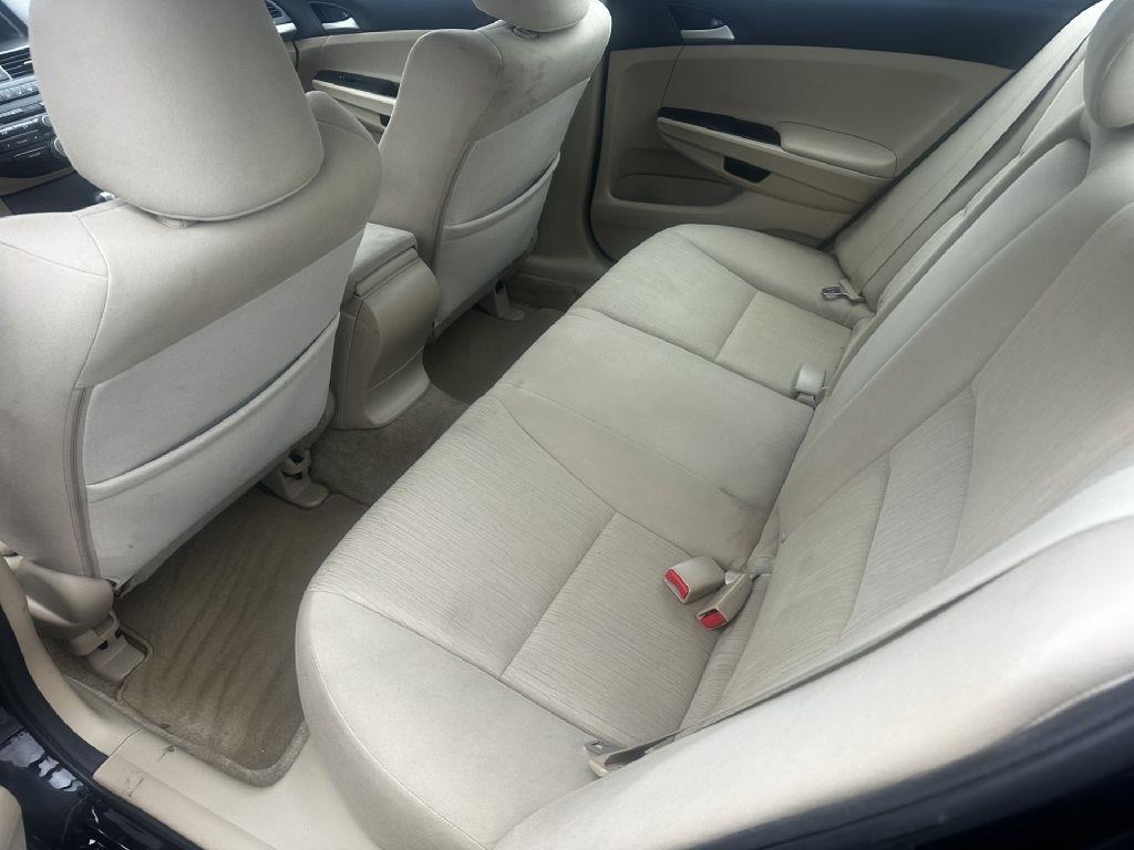 Honda Accord LX sedan AT 2012