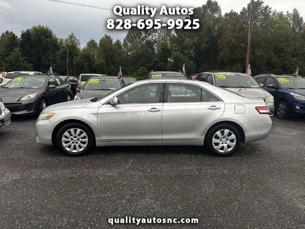 Toyota Camry LE 6-Spd AT 2010