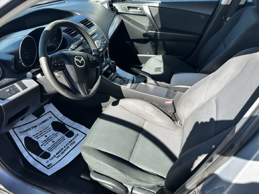 Mazda MAZDA3 i Touring 4-door 2011 Mazda MAZDA3 i Touring 4-door 2011