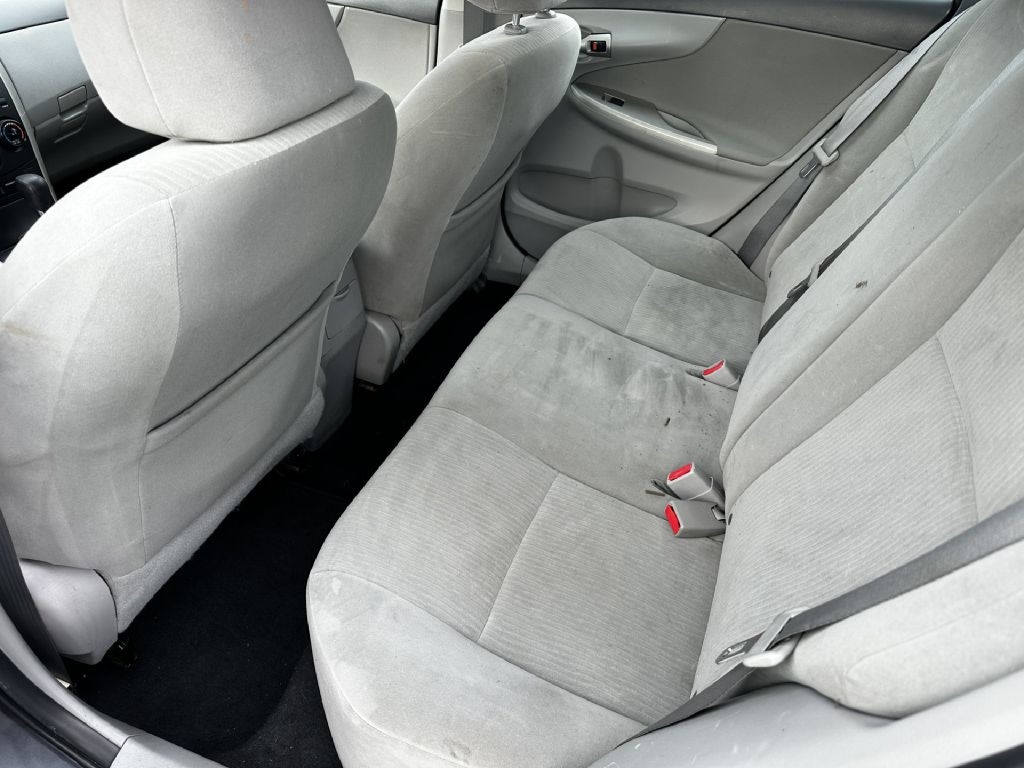 Toyota Corolla LE 4-Speed AT 2010