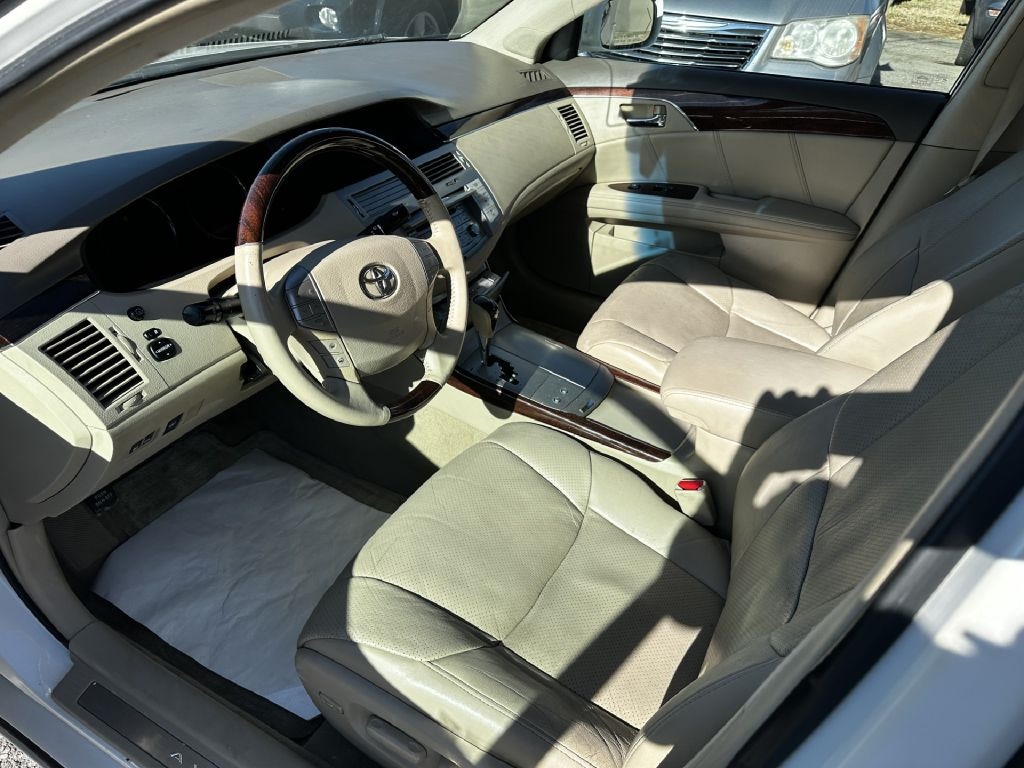 Toyota Avalon Limited 2010