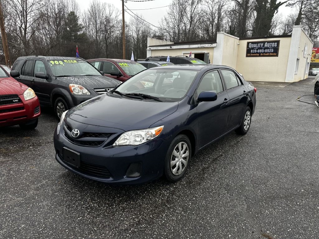 Toyota Corolla LE 4-Speed AT 2011