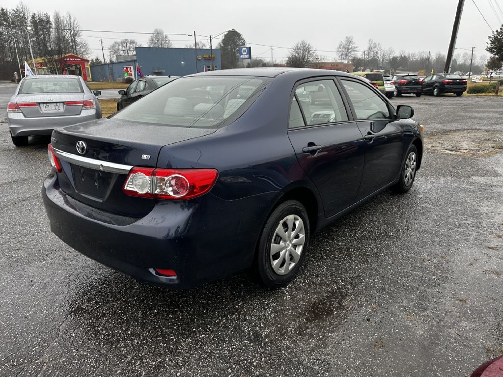 Toyota Corolla LE 4-Speed AT 2011