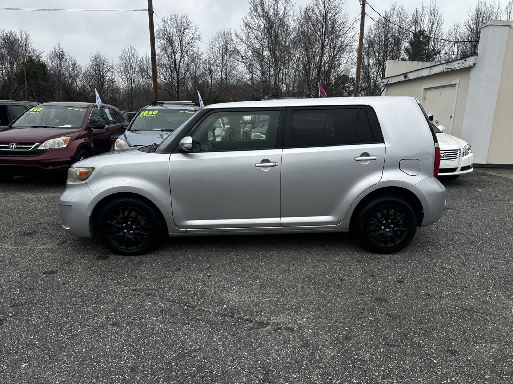 Scion xB 5-Door Wagon 5-Spd MT 2010