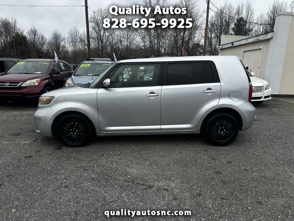 Scion xB 5-Door Wagon 5-Spd MT 2010