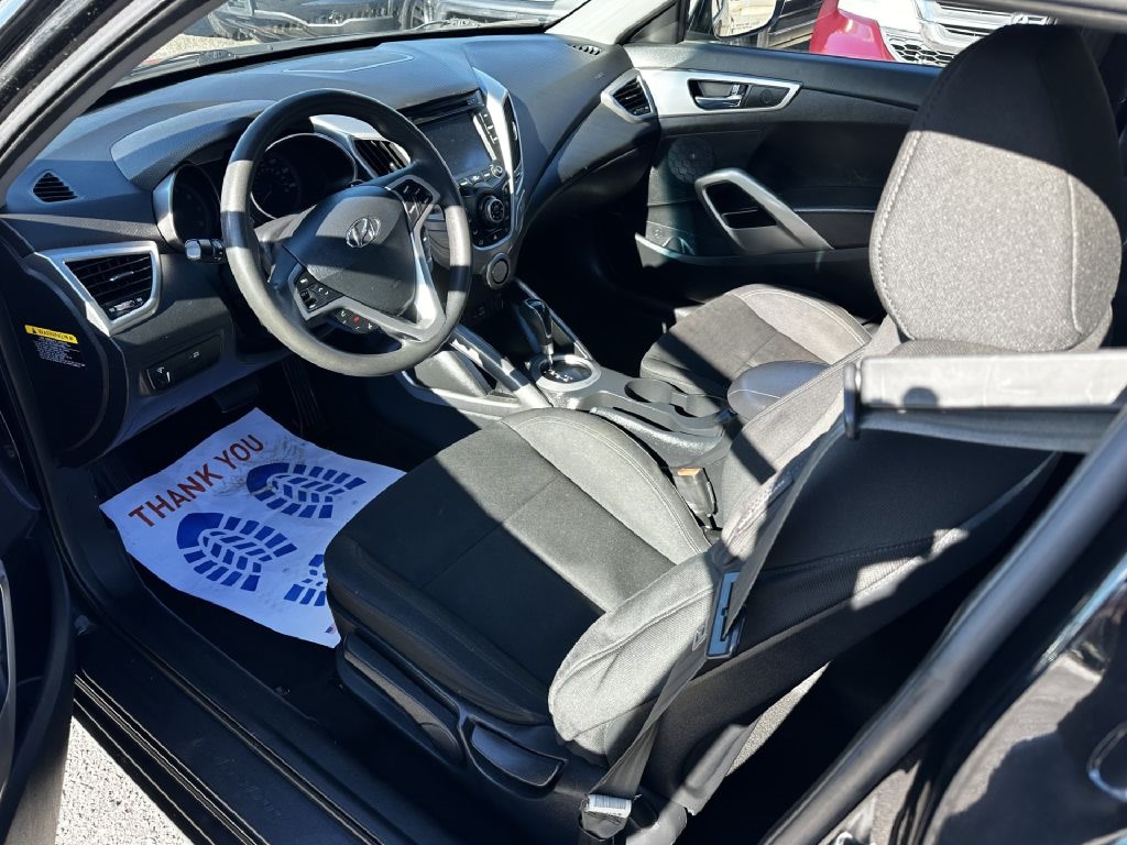 Hyundai Veloster Base 6MT 2015