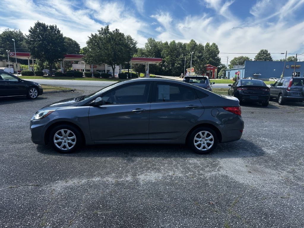 2013 Hyundai Accent GLS 4-Door