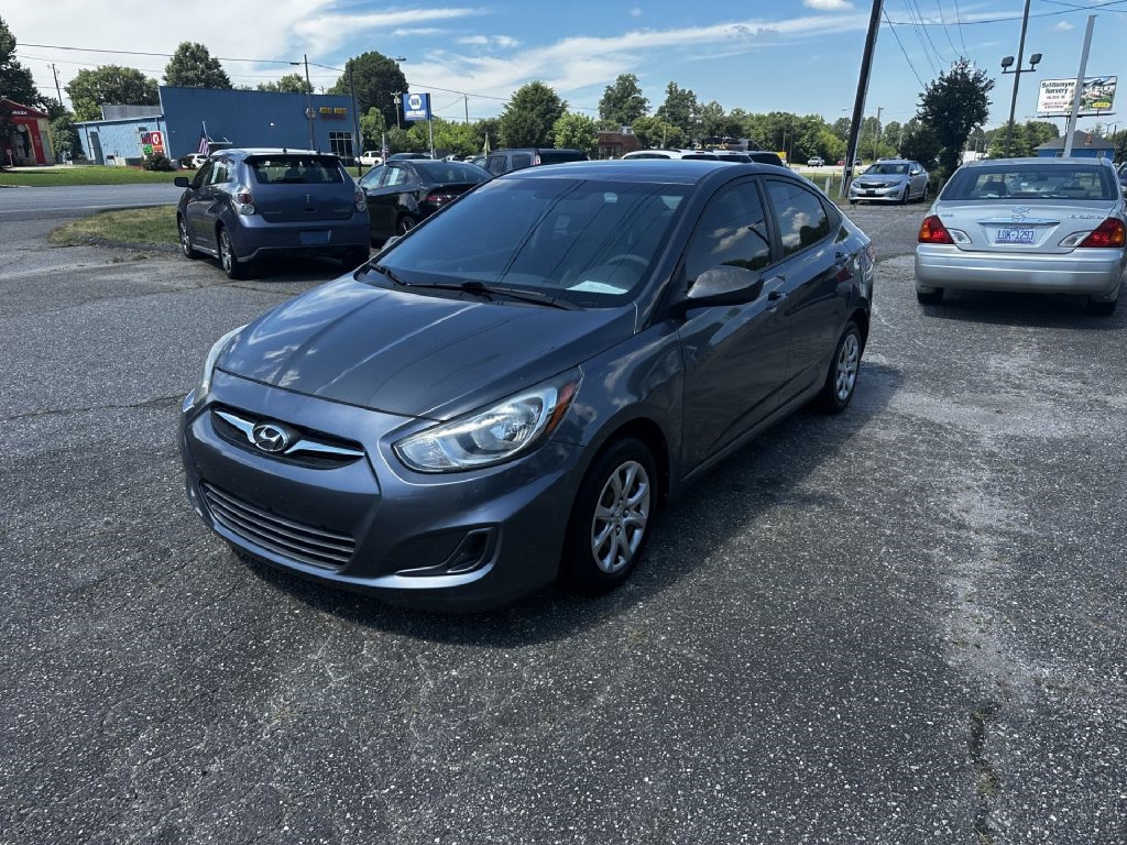 Hyundai Accent GLS 4-Door 2013