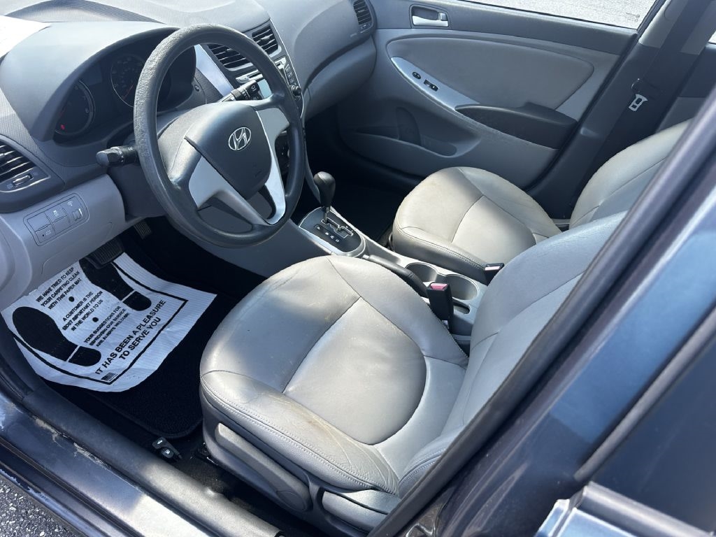 Hyundai Accent GLS 4-Door 2013