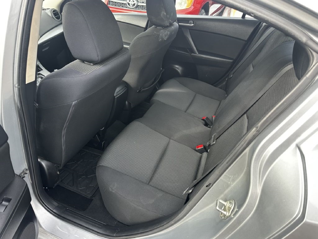 Mazda MAZDA3 i Sport 4-Door 2012