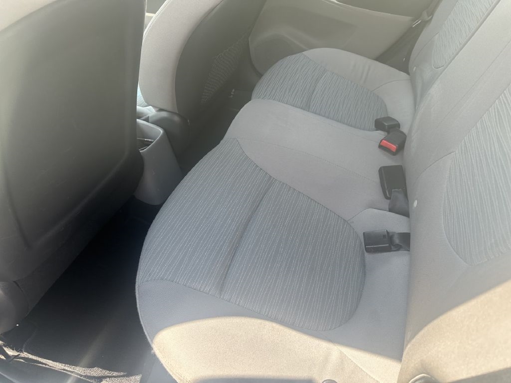 Hyundai Accent SE 5-Door 6A 2016