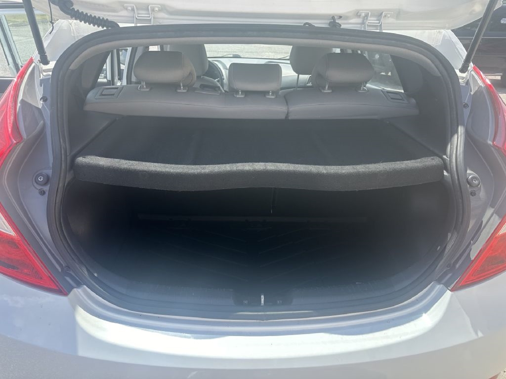 Hyundai Accent SE 5-Door 6A 2016