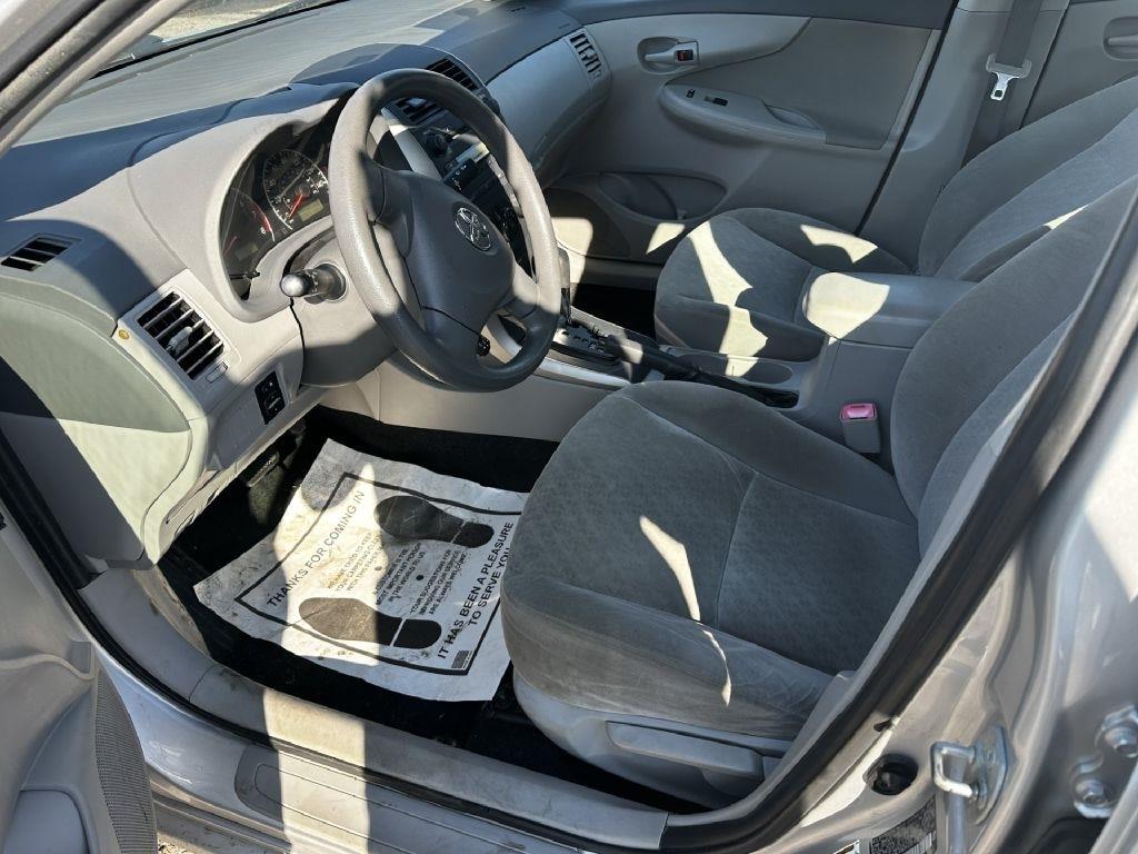 Toyota Corolla LE 4-Speed AT 2009