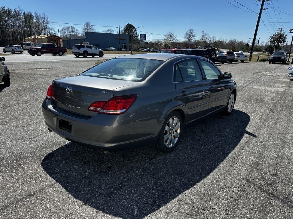 Toyota Avalon XLS 2006