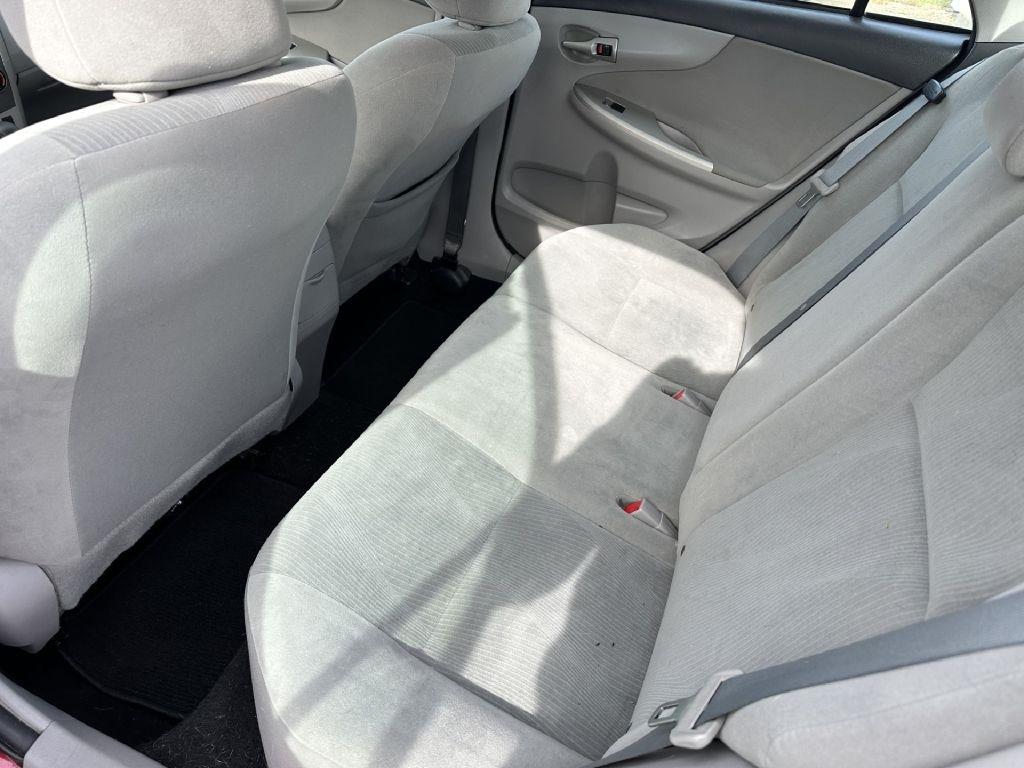 Toyota Corolla LE 4-Speed AT 2012