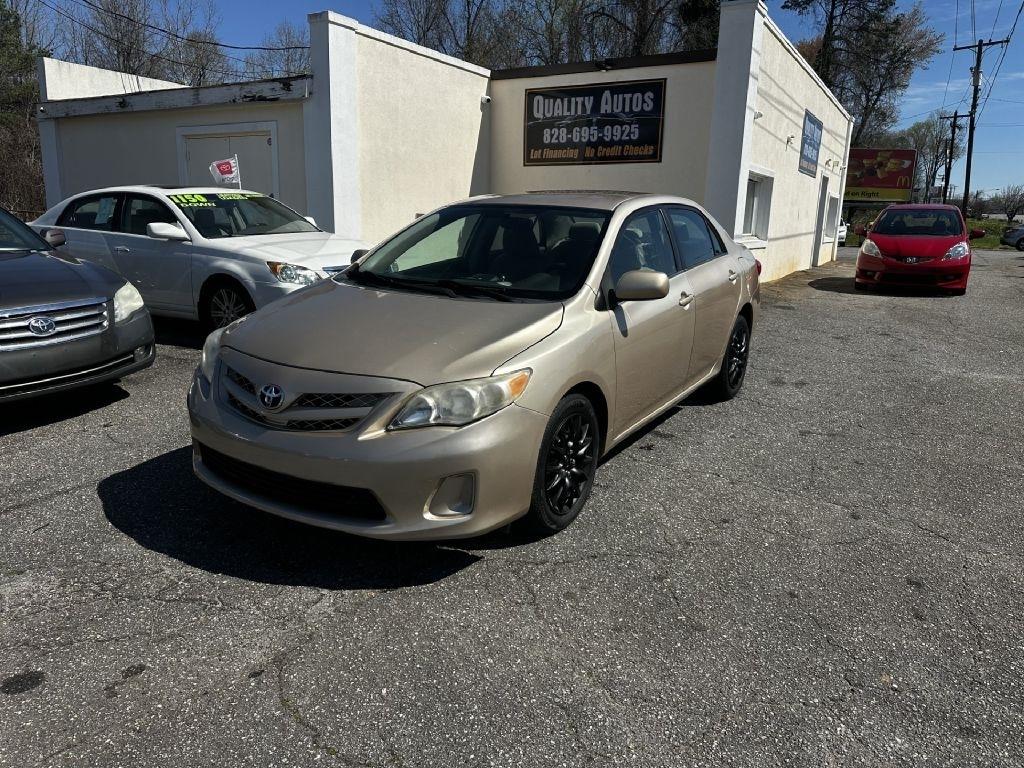 Toyota Corolla LE 4-Speed AT 2012