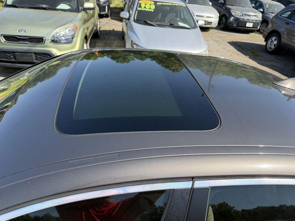 BMW 5-Series 528i 2011