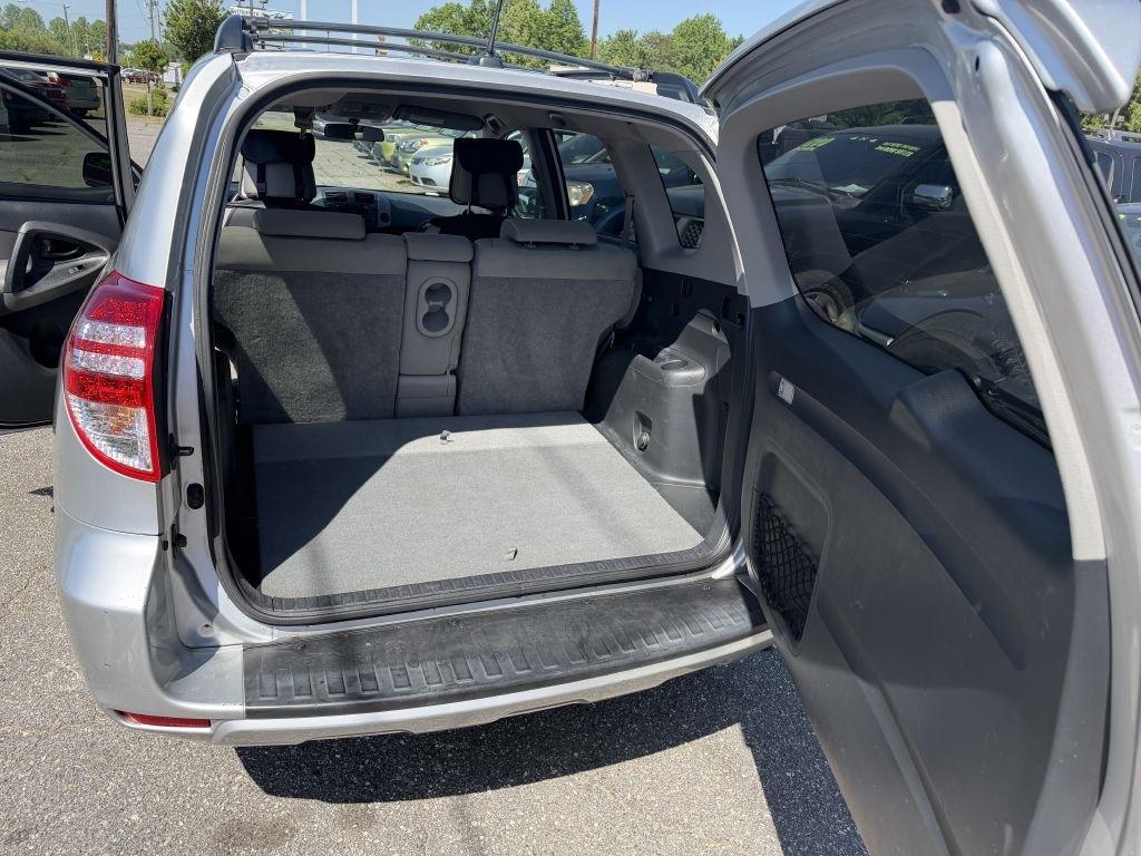 Toyota RAV4 Base I4 4WD 2011