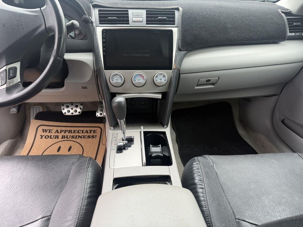 Toyota Camry SE 6-Spd MT 2010