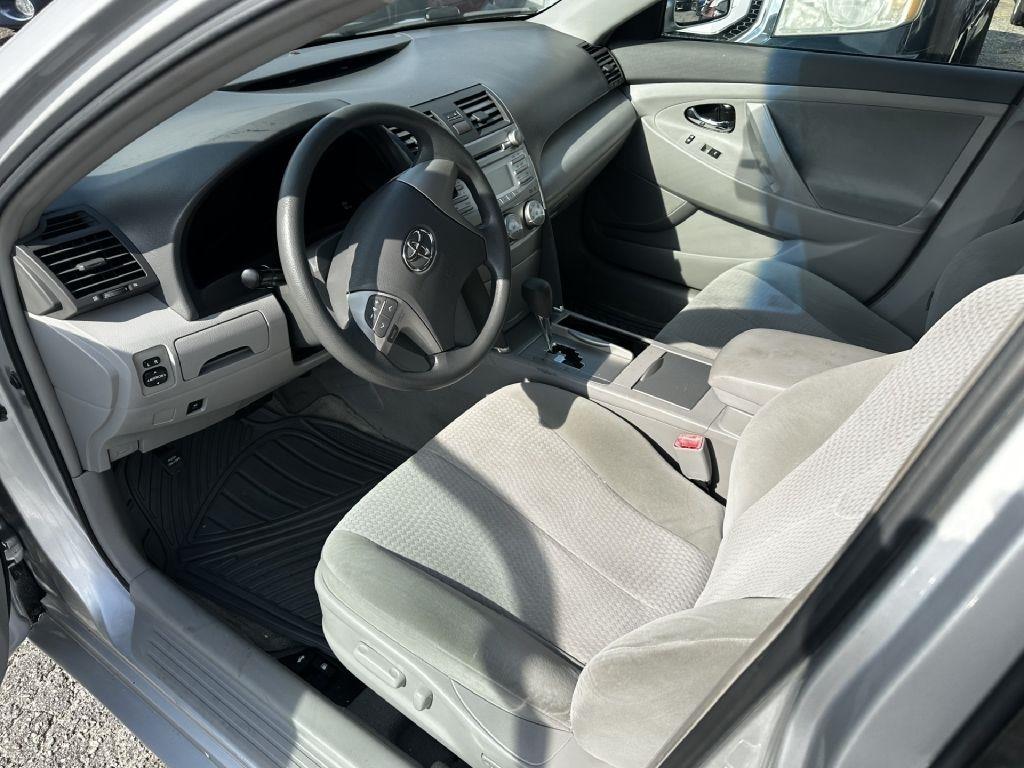 Toyota Camry LE 6-Spd AT 2010