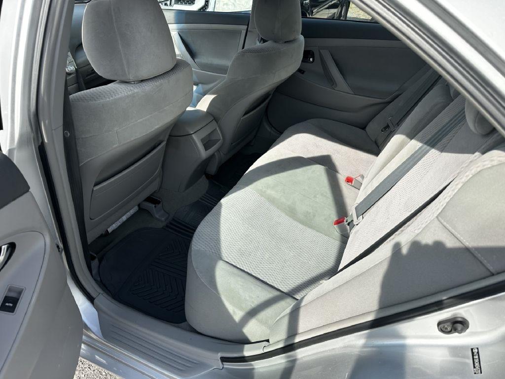 Toyota Camry LE 6-Spd AT 2010