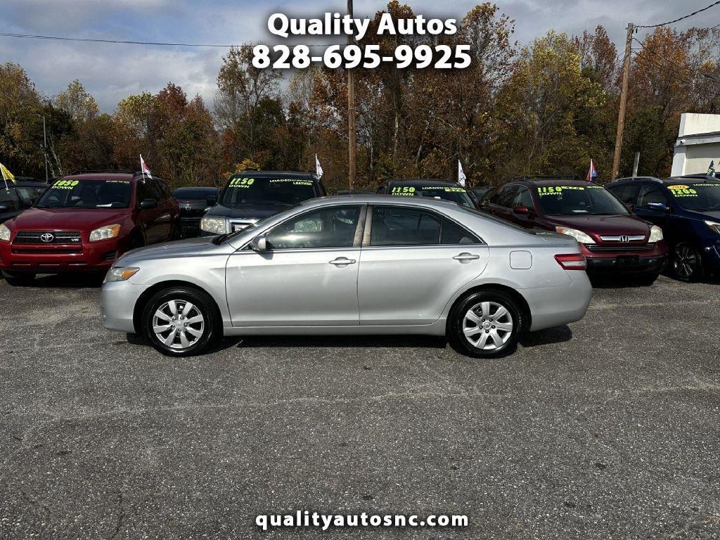 Toyota Camry LE 6-Spd AT 2010