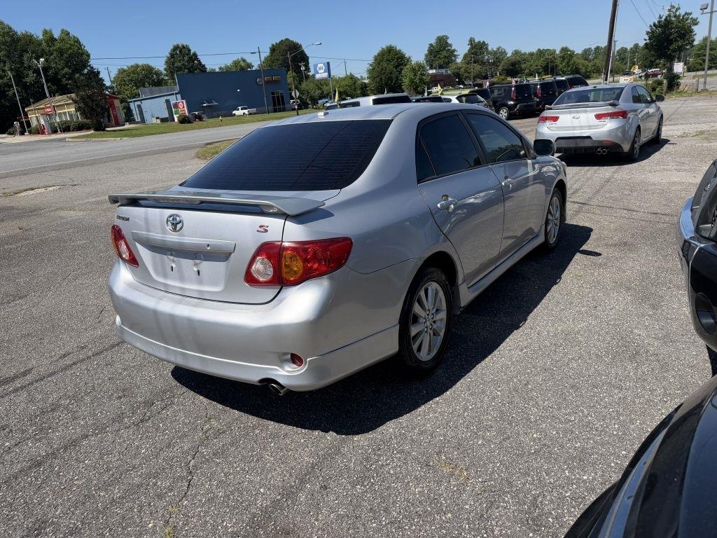 Toyota Corolla S 5-Speed MT 2010