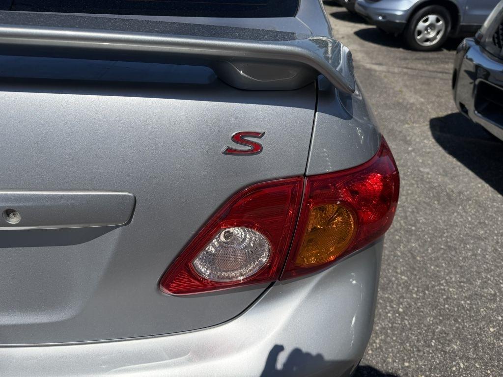 Toyota Corolla S 5-Speed MT 2010