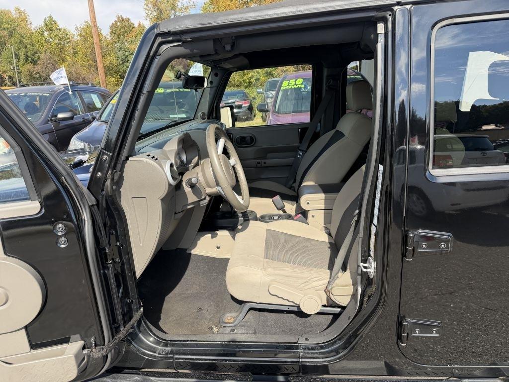 Jeep Wrangler Unlimited Sahara 2WD 2010