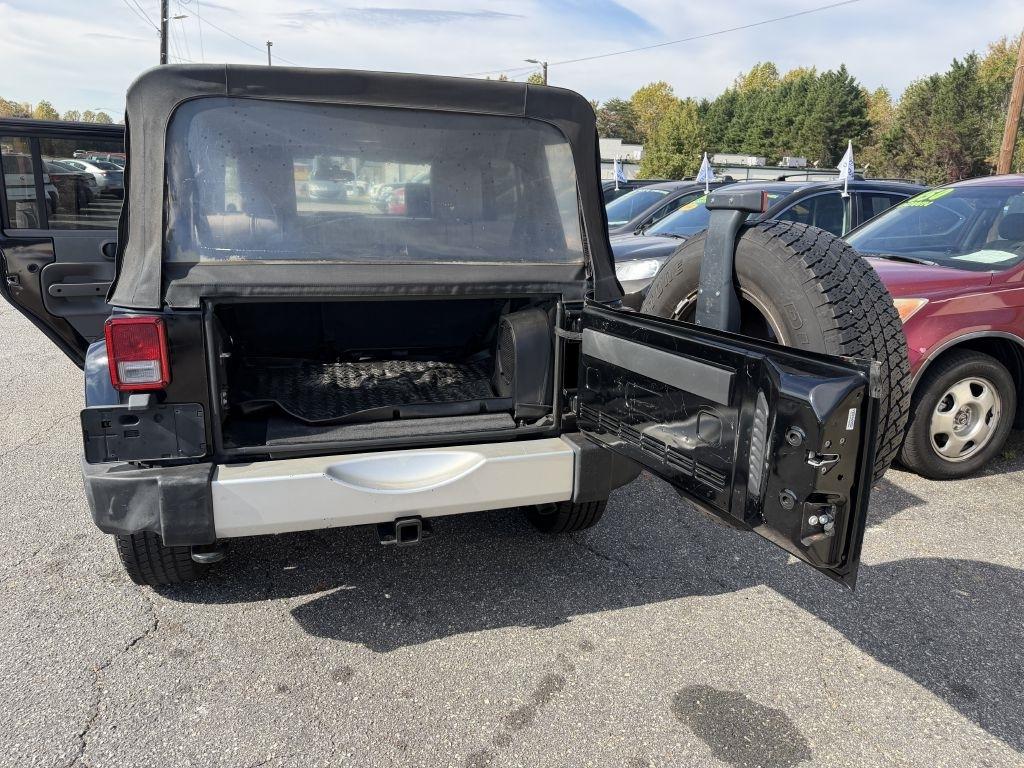 Jeep Wrangler Unlimited Sahara 2WD 2010