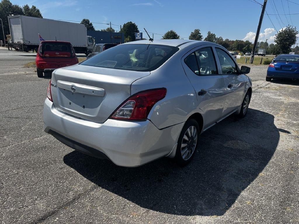 Nissan Versa 1.6 S 5M 2019