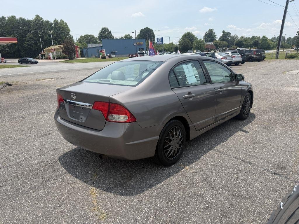 Honda Civic LX Sedan 5-Speed AT 2011