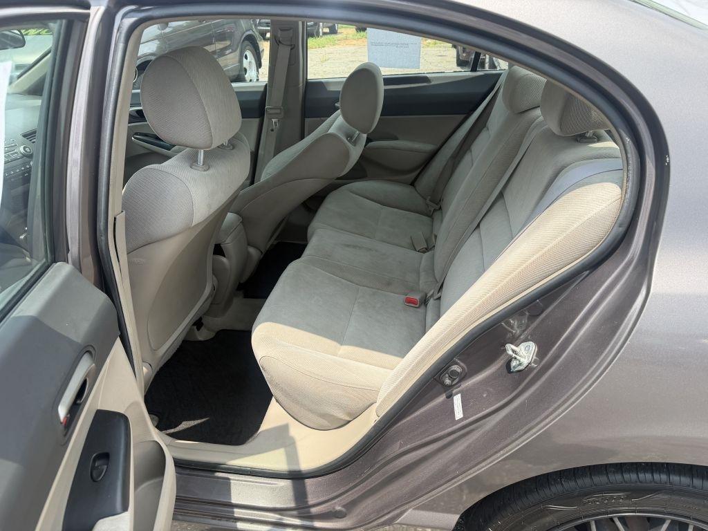 Honda Civic LX Sedan 5-Speed AT 2011
