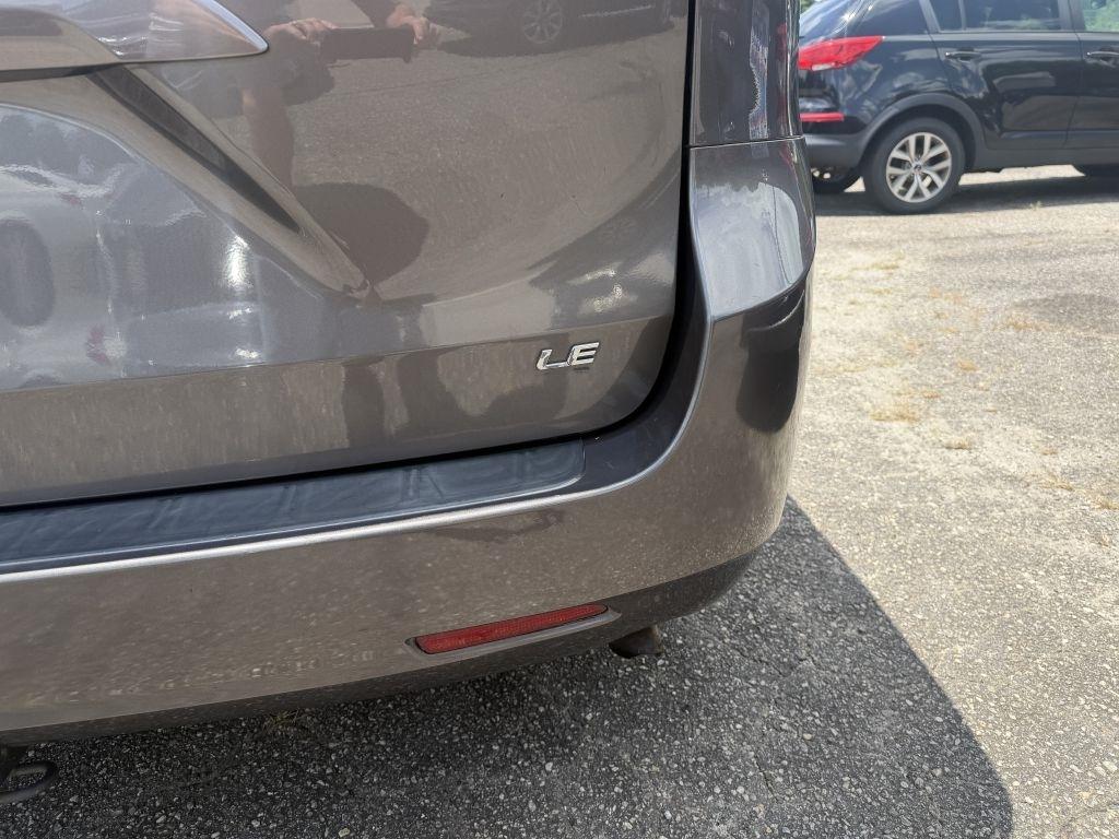 Toyota Sienna LE FWD 8-Passenger V6 2012