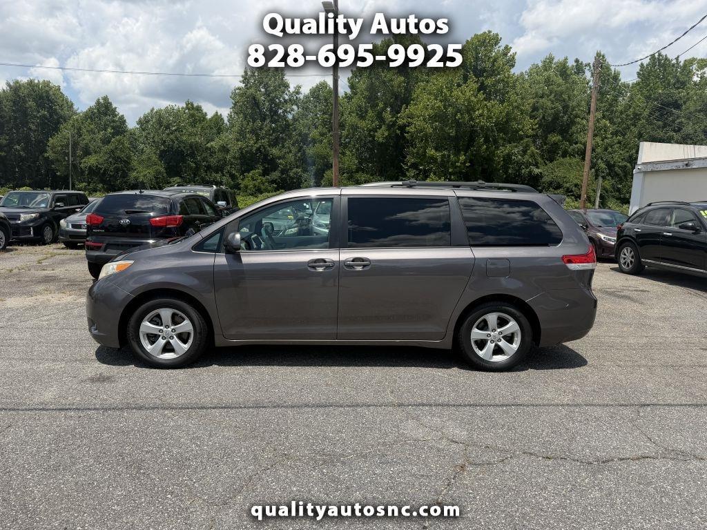Toyota Sienna LE FWD 8-Passenger V6 2012