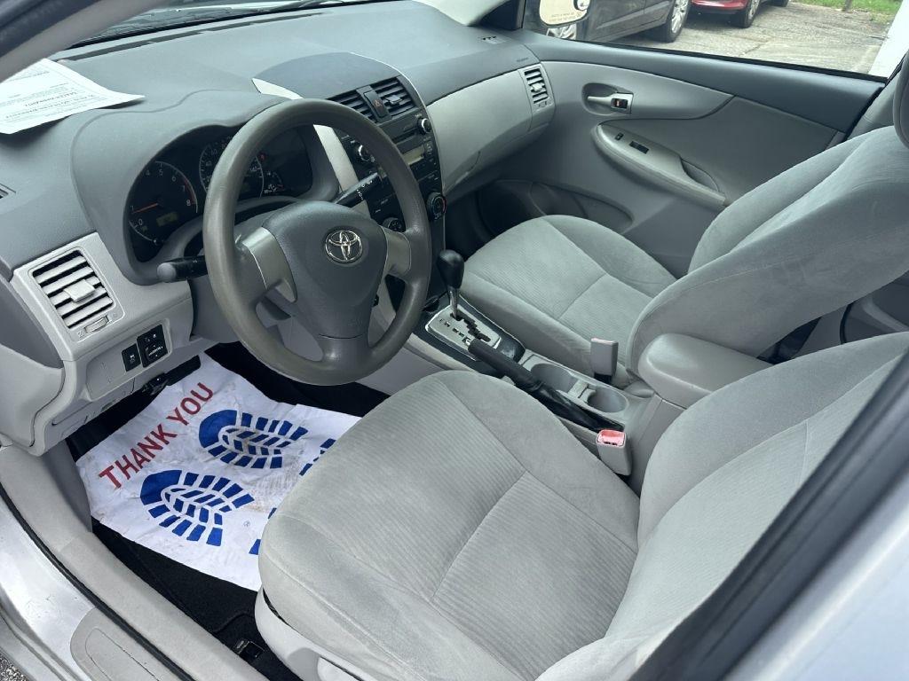 Toyota Corolla LE 4-Speed AT 2010