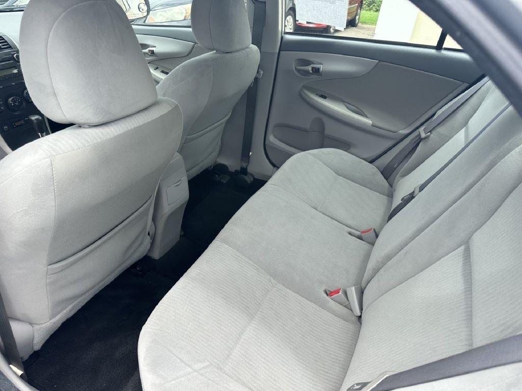 Toyota Corolla LE 4-Speed AT 2010