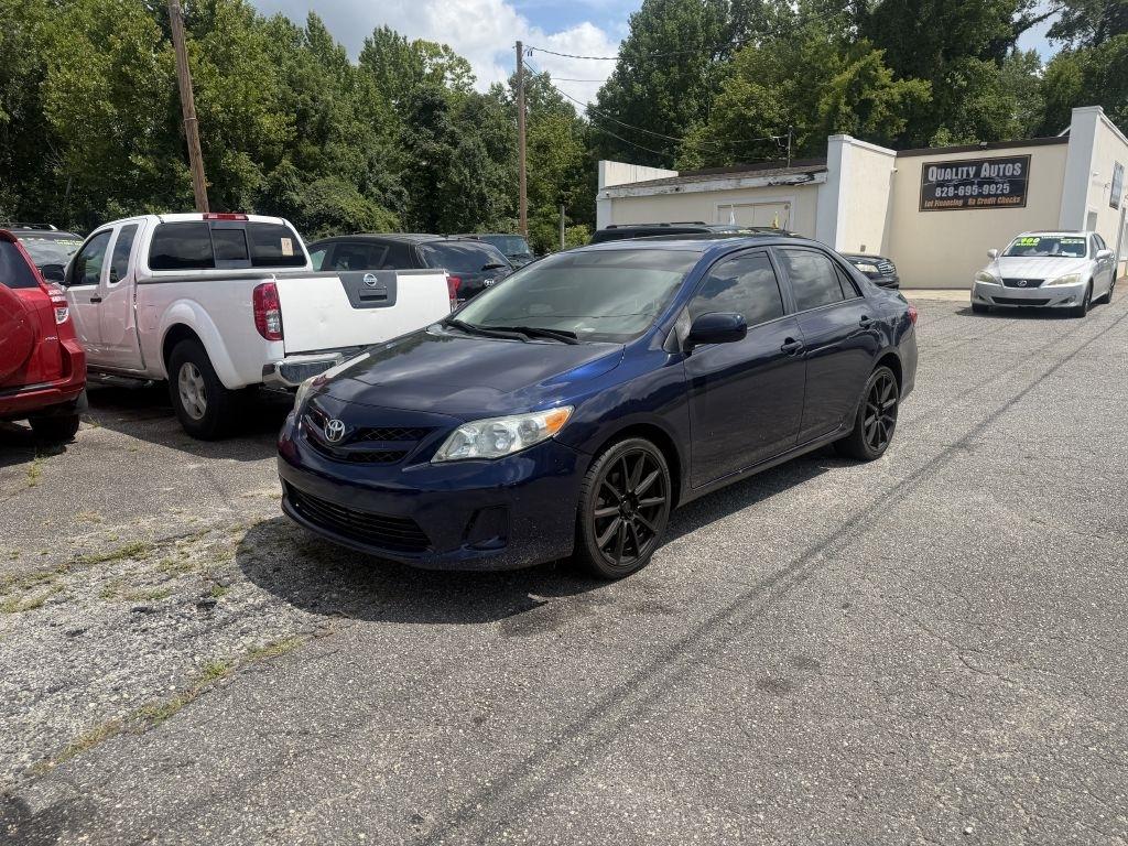 Toyota Corolla L 5-Speed MT 2013