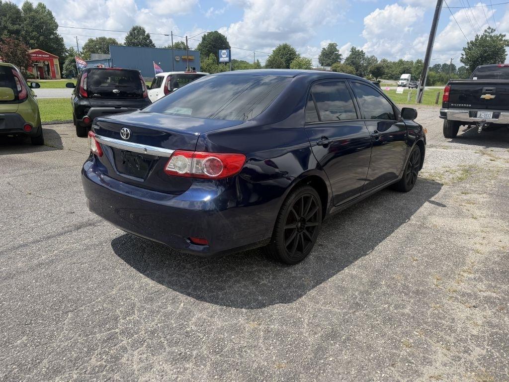 Toyota Corolla L 5-Speed MT 2013