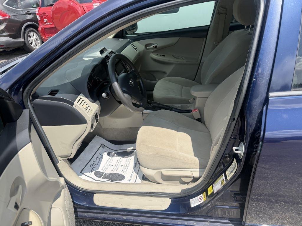 Toyota Corolla L 5-Speed MT 2013