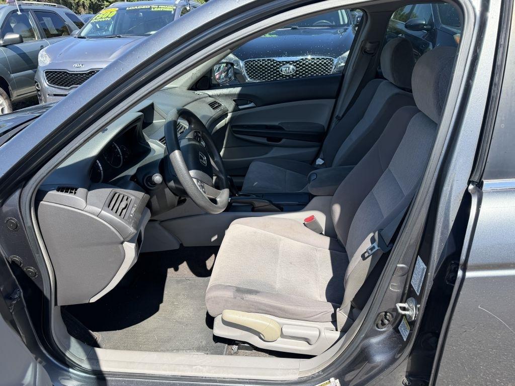 Honda Accord LX sedan AT 2009